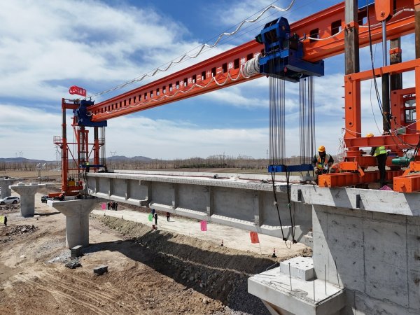 新宝配资 太锡铁路项目全线首片T梁架设成功