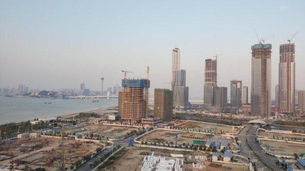 创元网配资 破解横琴空城最有效的办法之一