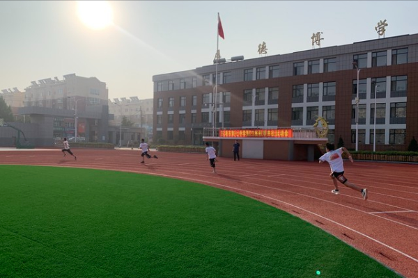 忠琦配资 “8点到校”或将退出历史舞台，明年9月，上学到校时间要改变？