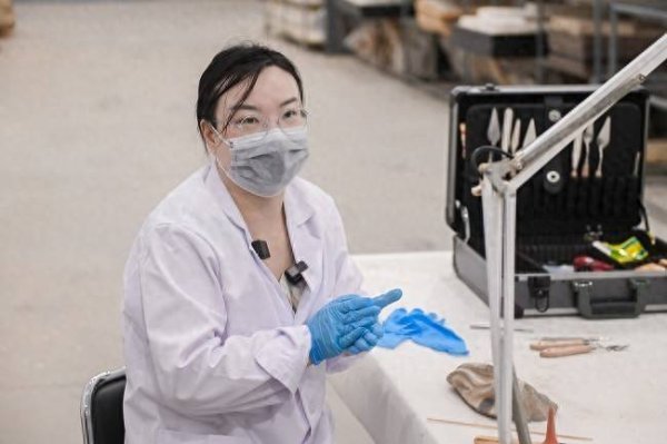 掌乐策略 “技能点”拉满 他们是龙门石窟的“文物医生”